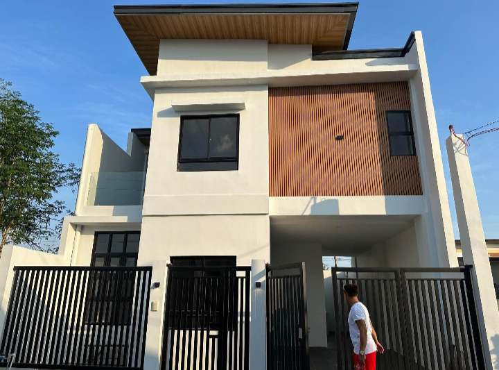 For Sale: 2-Storey House Located At Tivoli Gardens Subd. Mawaque, Mabalacat City, Pampanga