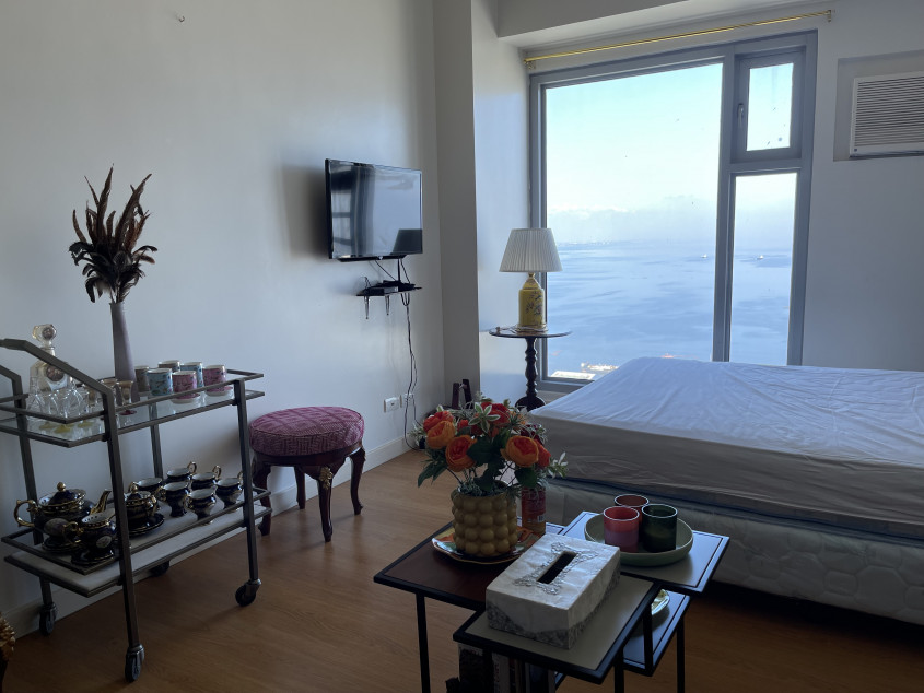 Fully Furnished 25 SQM Studio Facing Manila Bay For Rent