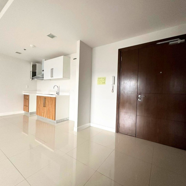 1BR Condo Unit for Sale w/ Parking - The Alcoves, Cebu Business Park