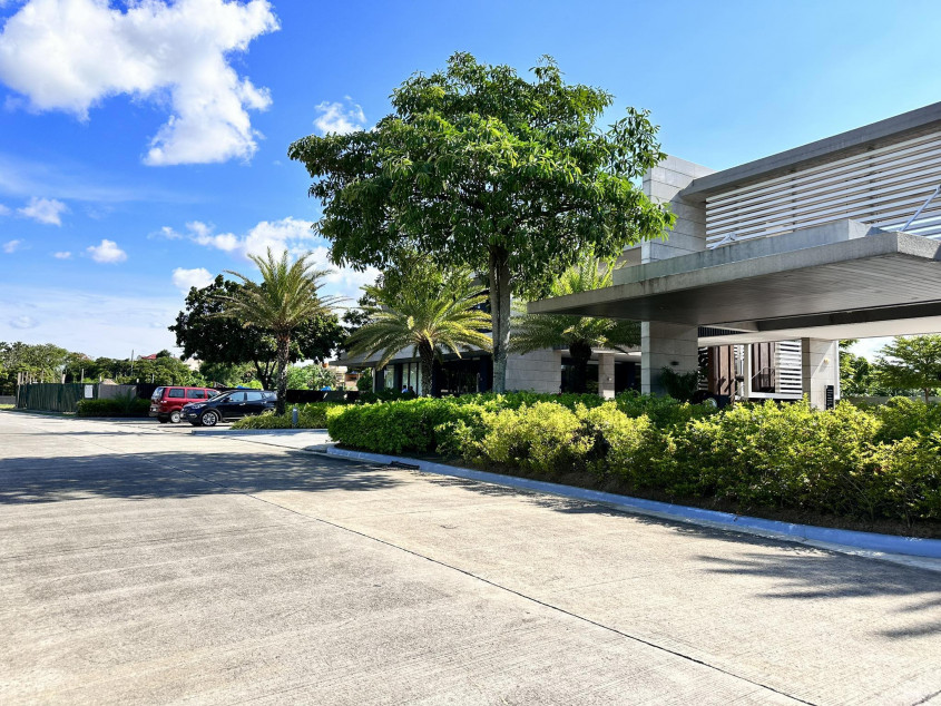 Clean Title 350 SQM Lot For Sale At The Enclave Alabang