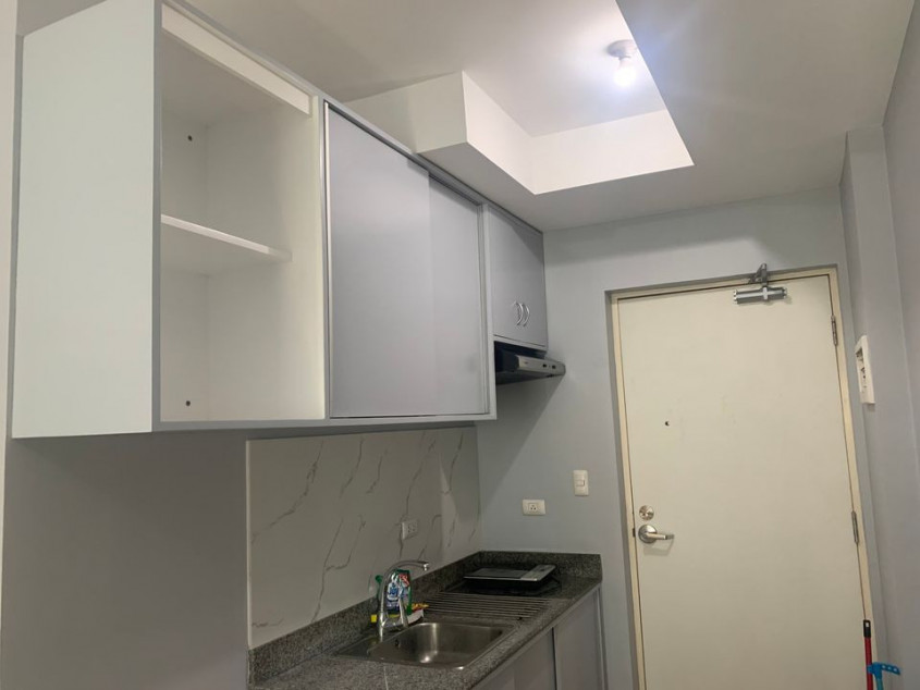 Clean Title RFO Furnished Studio Unit For Sale At The Linear Makati