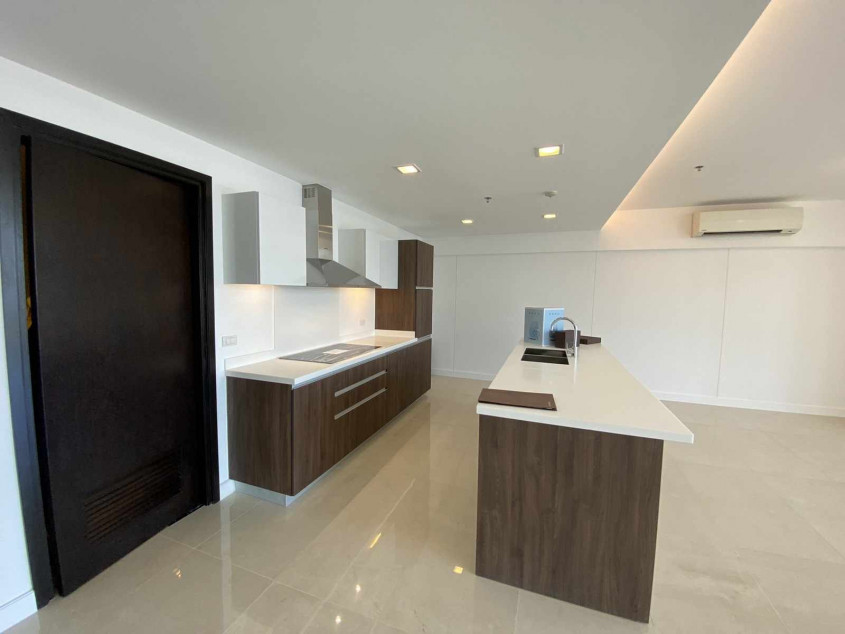 3BR East Gallery Place BGC for sale