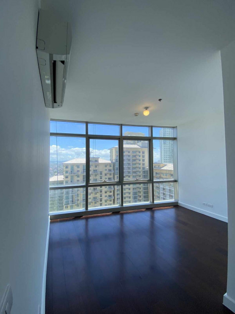 3BR East Gallery Place BGC for sale