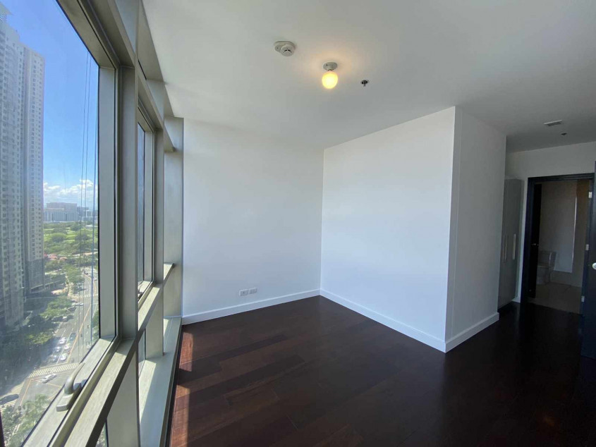 3BR East Gallery Place BGC for sale