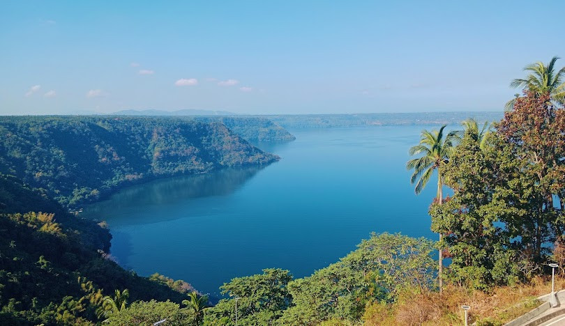 Prime Property with Breathtaking Views of Taal Lake and Volcano!