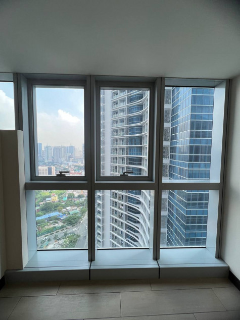 Last 3 Bedroom Rent to Own Condo For Sale in Uptown Parksuites BGC