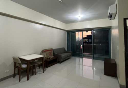 1 Bedroom Rent to Own Condo For Sale in One Uptown BGC near Mitsukoshi Mall