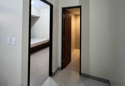 1 Bedroom Rent to Own Condo For Sale in One Uptown BGC near Mitsukoshi Mall