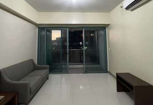 1 Bedroom Rent to Own Condo For Sale in One Uptown BGC near Mitsukoshi Mall