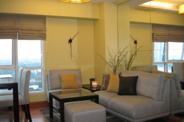 2 Bedroom Bi-level East of Galleria Condominium - Below Market Value!