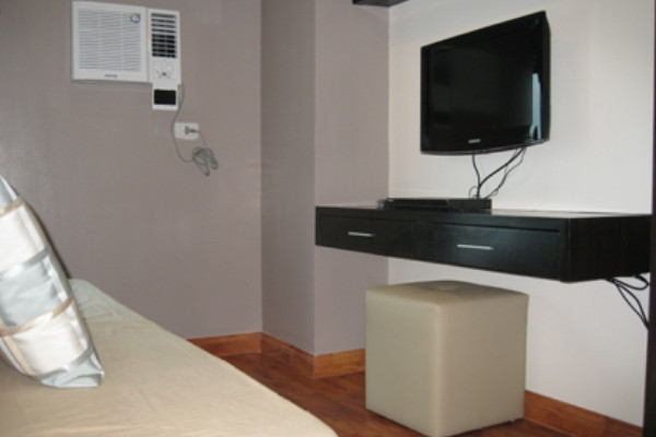 2 Bedroom Bi-level East of Galleria Condominium - Below Market Value!