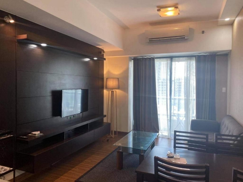 "Rush sale" Fully Furnished 1 Bedroom unit in Shang Salcedo Place (12C)