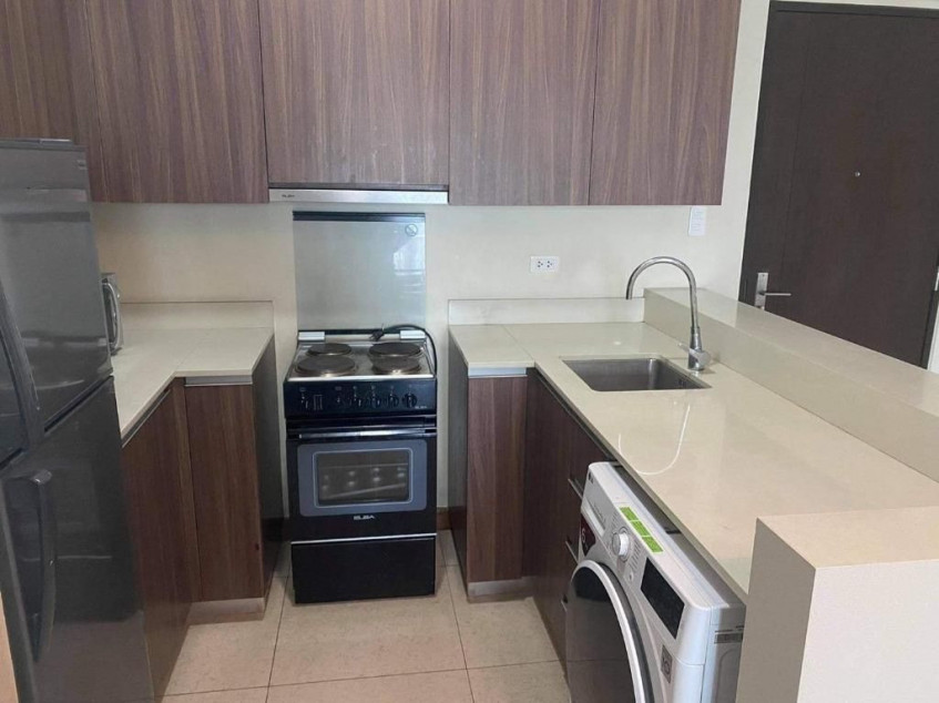 "Rush sale" Fully Furnished 1 Bedroom unit in Shang Salcedo Place (12C)