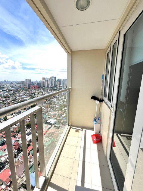 Funished 1 Bedroom Unit in Times Square West, BGC for Sale (30Q)