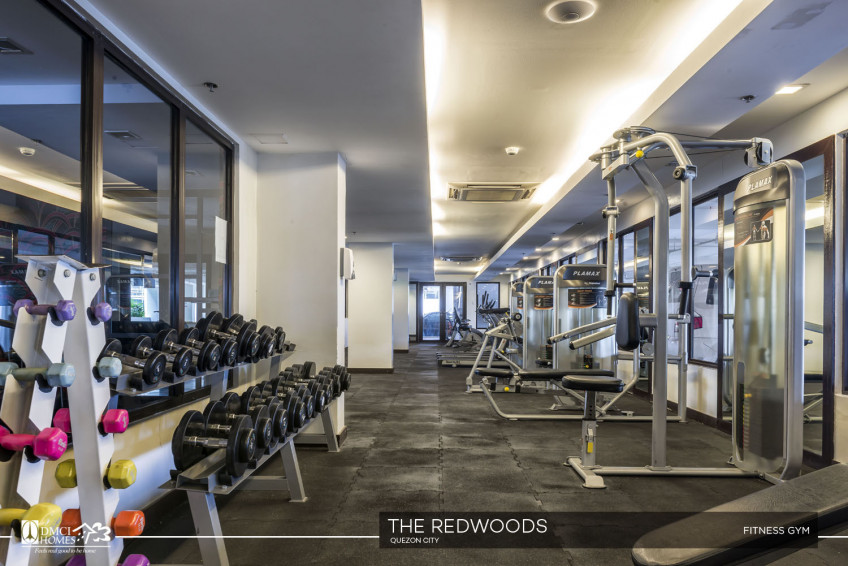 Redwoods, 2 Bedroom Condo Fairview QC Reduced to sell!