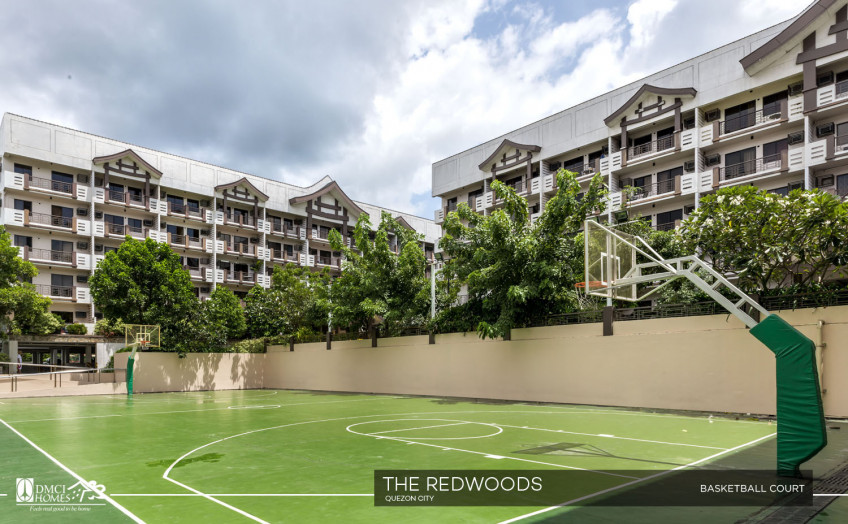 Redwoods, 2 Bedroom Condo Fairview QC Reduced to sell!
