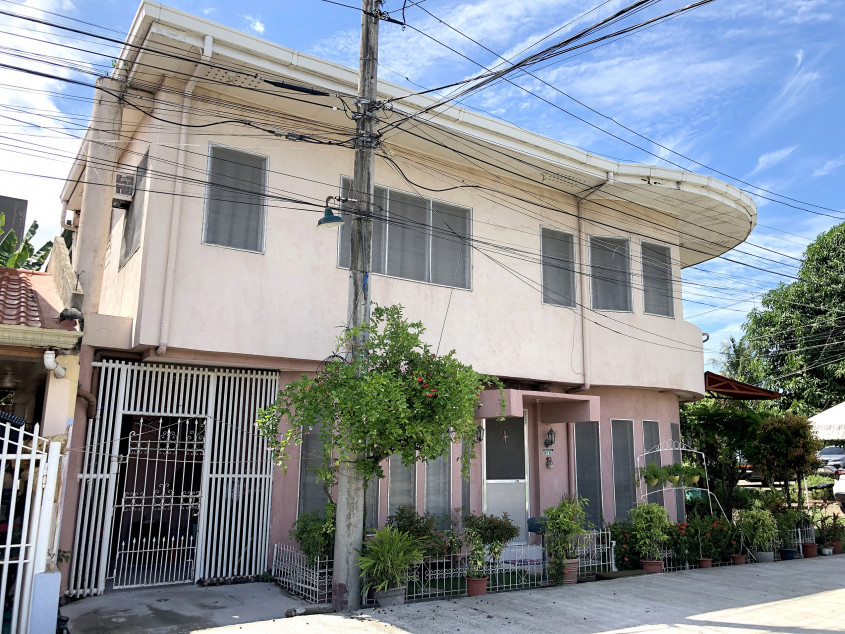 Semi Furnished 3 Bedroom House for Sale in Recoletosville, Cansojong, Talisay (Near SRP)
