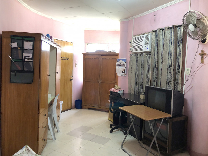 Semi Furnished 3 Bedroom House for Sale in Recoletosville, Cansojong, Talisay (Near SRP)