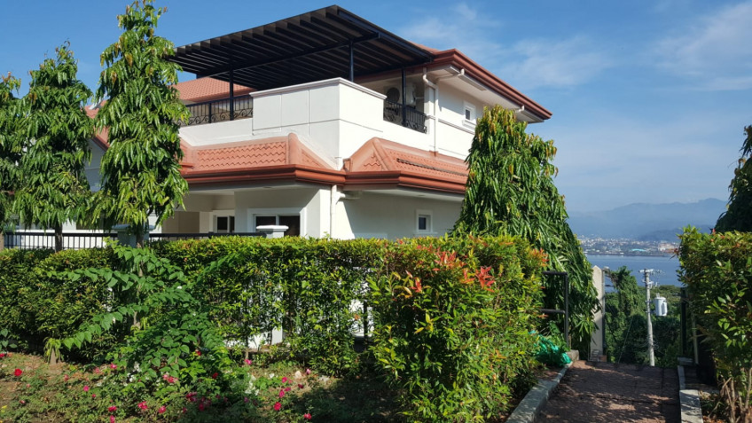 4-Storey Terrace Home In Upper Cubi, Subic Bay Freeport Zone