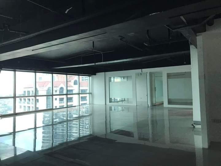 Office Space for Lease at Burgundy Corporate Tower Buendia Makati - 355 SQM Fitted