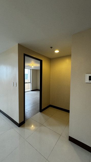 Rent To Own 2 Bedroom Loft Penthouse Condo For Sale in St. Mark Residences McKinley Hill