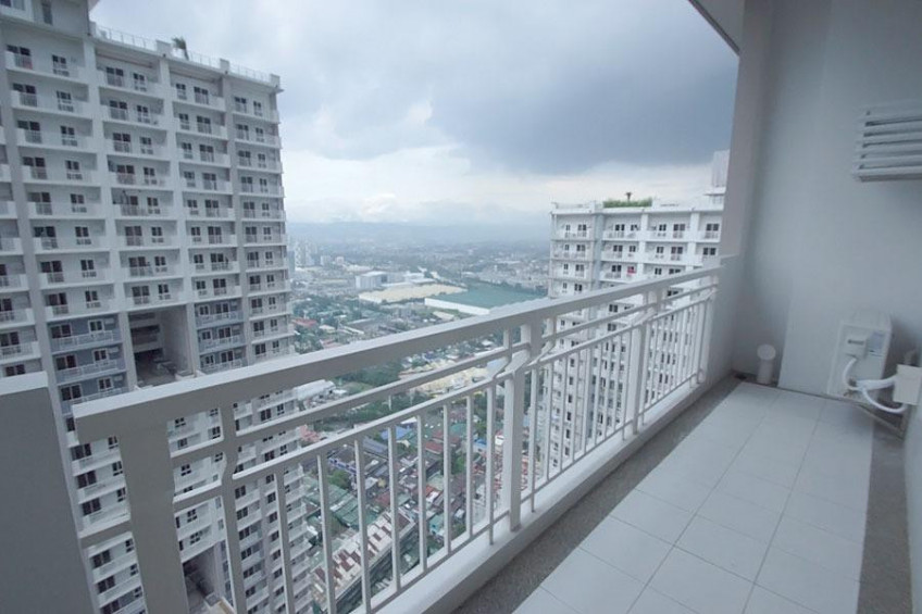 Semi Furnished 2 Bedroom Unit In Lumiere Residences Pasig With Parking (PH17-WT)