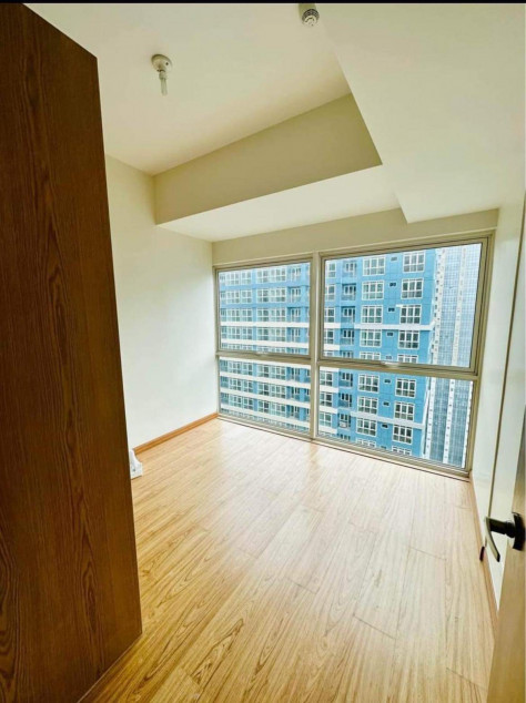 2 BEDROOM FOR SALE in TIMES SQUARE WEST