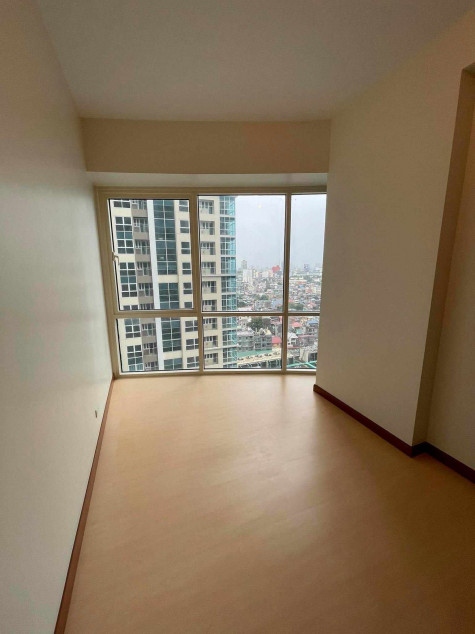 2 BEDROOM FOR SALE in Central Parkwest BGC