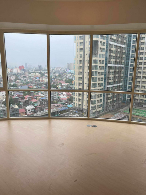 2 BEDROOM FOR SALE in Central Parkwest BGC