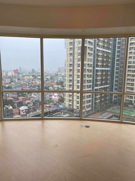 2 BEDROOM FOR SALE in Central Parkwest BGC