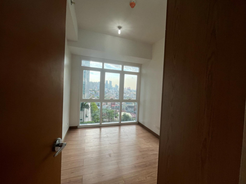 2 Bedroom for Assumed Balance in Park Avenue BGC