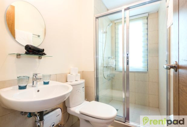 Fully Furnished Studio Unit In Icon Plaza, BGC For Sale (12G)