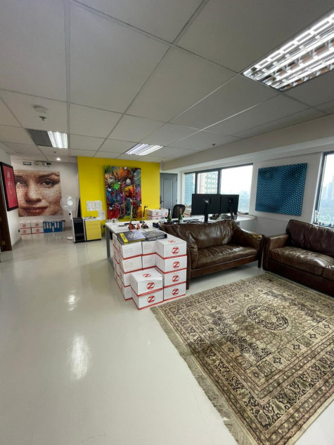 For Sale: Office space in Summit One Tower Shaw Boulevard Makati City