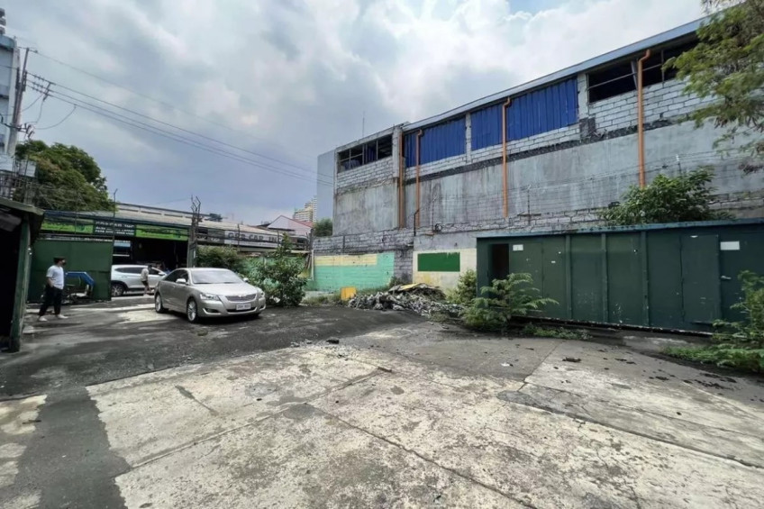 Lot For Sale At San Isidro Makati City 435 SQM Commercial Mixed- Use