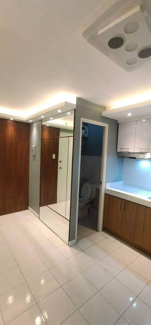 Condo Unit For Sale At One Metropolitan Place Pasay City 18 SQM Studio Modern Design W/ Balcony