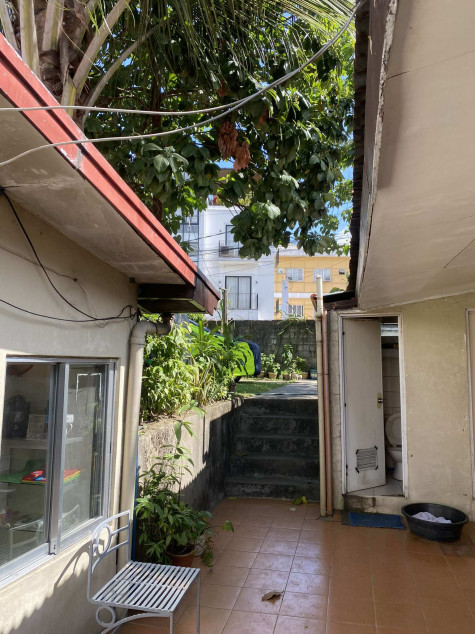 Clean Title Two Residential / Commercial Lot FOR SALE at Kalayaan Avenue Taguig