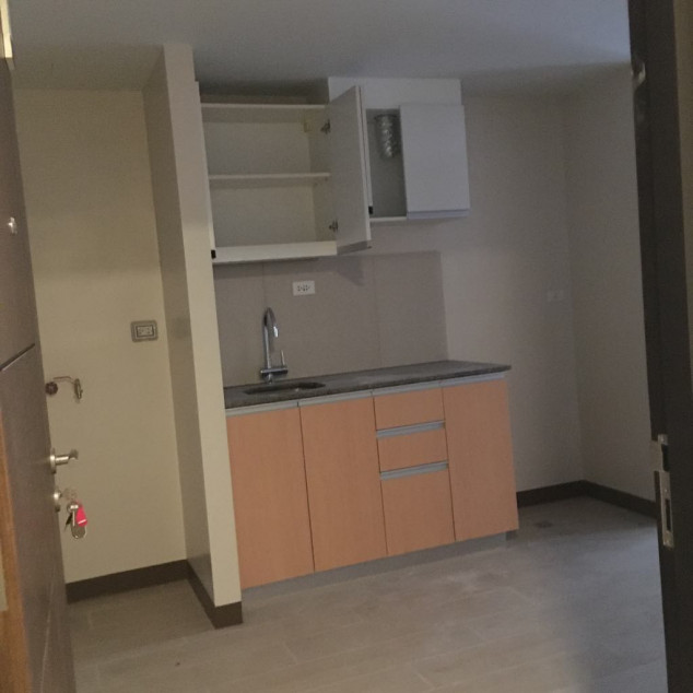 Clean Title RFO Studio Unit FOR SALE at San Antonio Residences Gil Puyat Makati