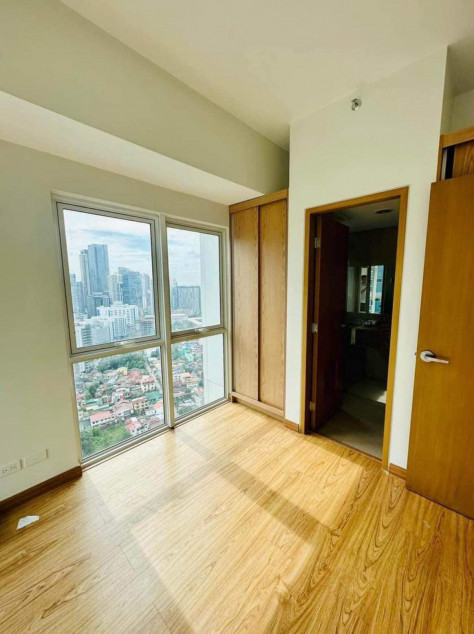 2 Bedroom Condominium In BGC Near Grand Hyatt