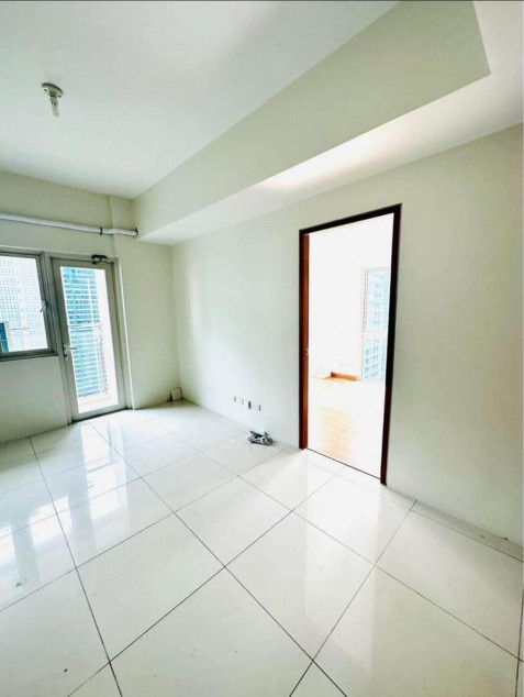 2 Bedroom Condominium In BGC Near Grand Hyatt