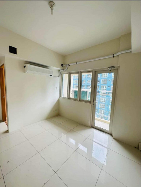 2 Bedroom Condominium In BGC Near Grand Hyatt