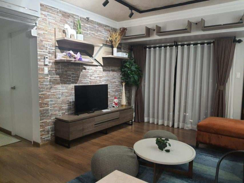 For Leas 2 BR Unit At The Rise Makati