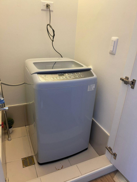 Clean Title RFO Furnished Studio Unit FOR SALE at Tower 3 of The Lerato Makati