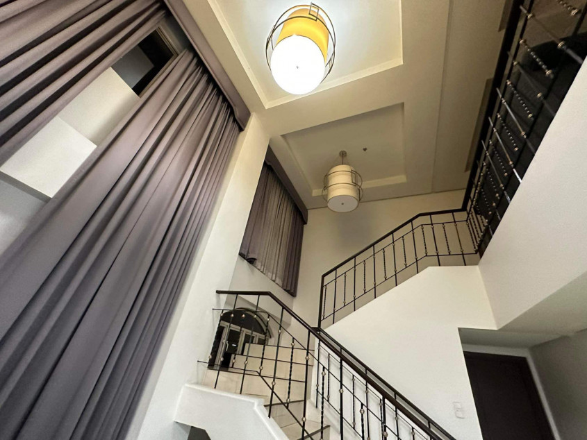 Tuscany Private Estate Condominium 3 BR