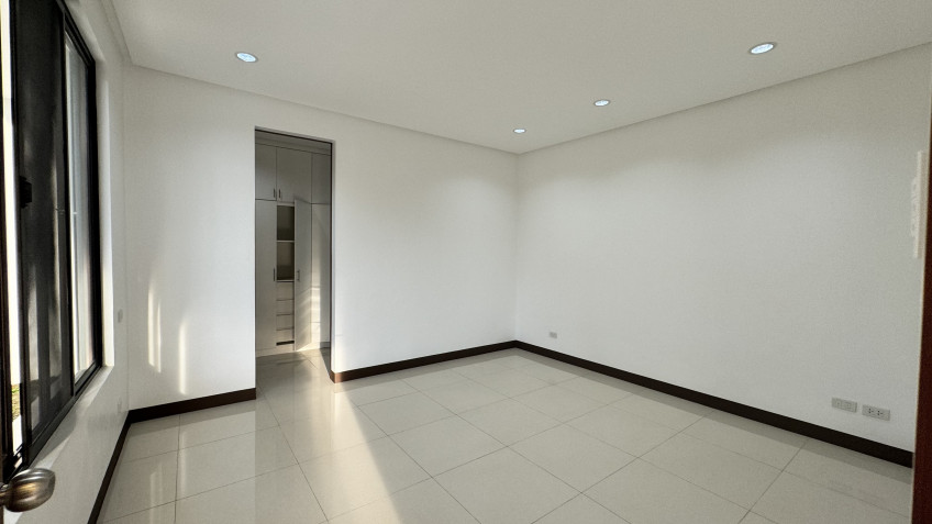 38M Corner House and Lot in BF Homes Quezon City