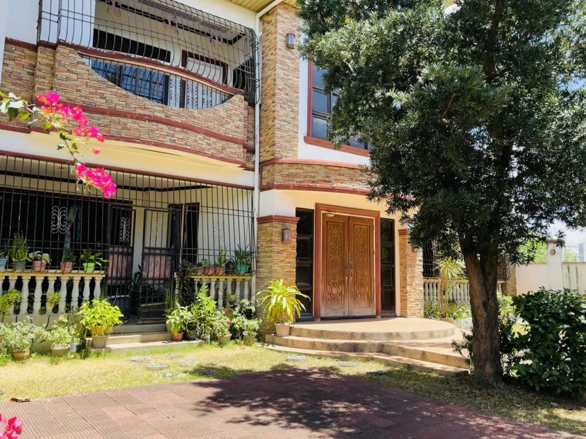 House and Lot Foreclosed Property for sale in Town and Country Dasmarinas Cavite