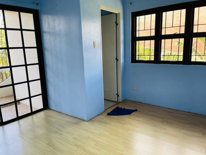 House and Lot Foreclosed Property for sale in Town and Country Dasmarinas Cavite