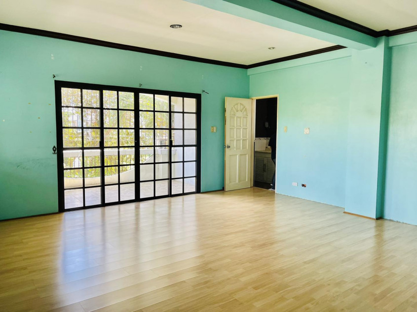 House and Lot Foreclosed Property for sale in Town and Country Dasmarinas Cavite