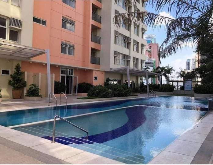 Clean Title RFO Studio Unit with Parking FOR SALE at Paseo De Roces Legazpi Village Makati