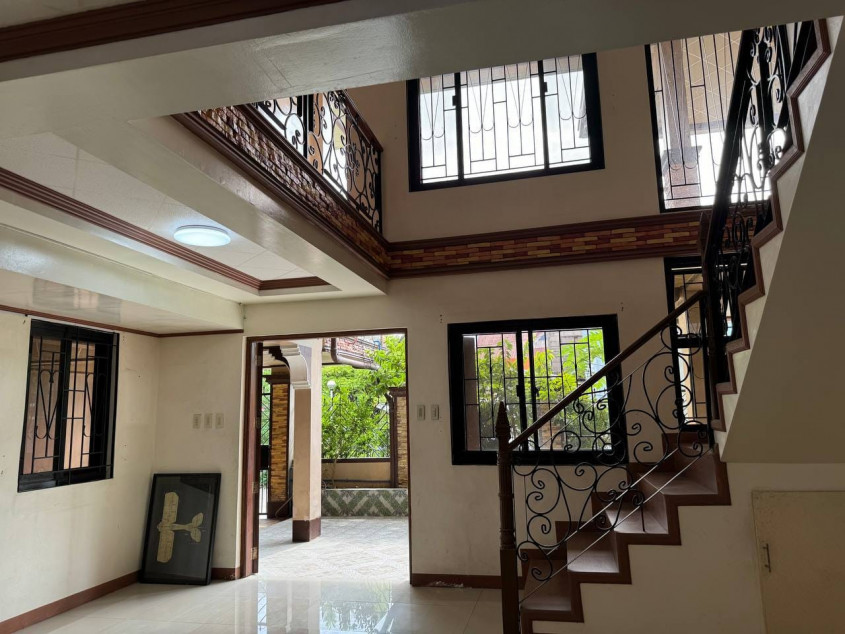 6 BR House and Lot for Sale in Bacoor, Cavite