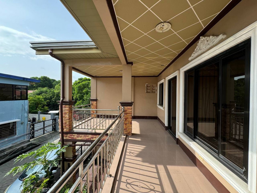 6 BR House and Lot for Sale in Bacoor, Cavite